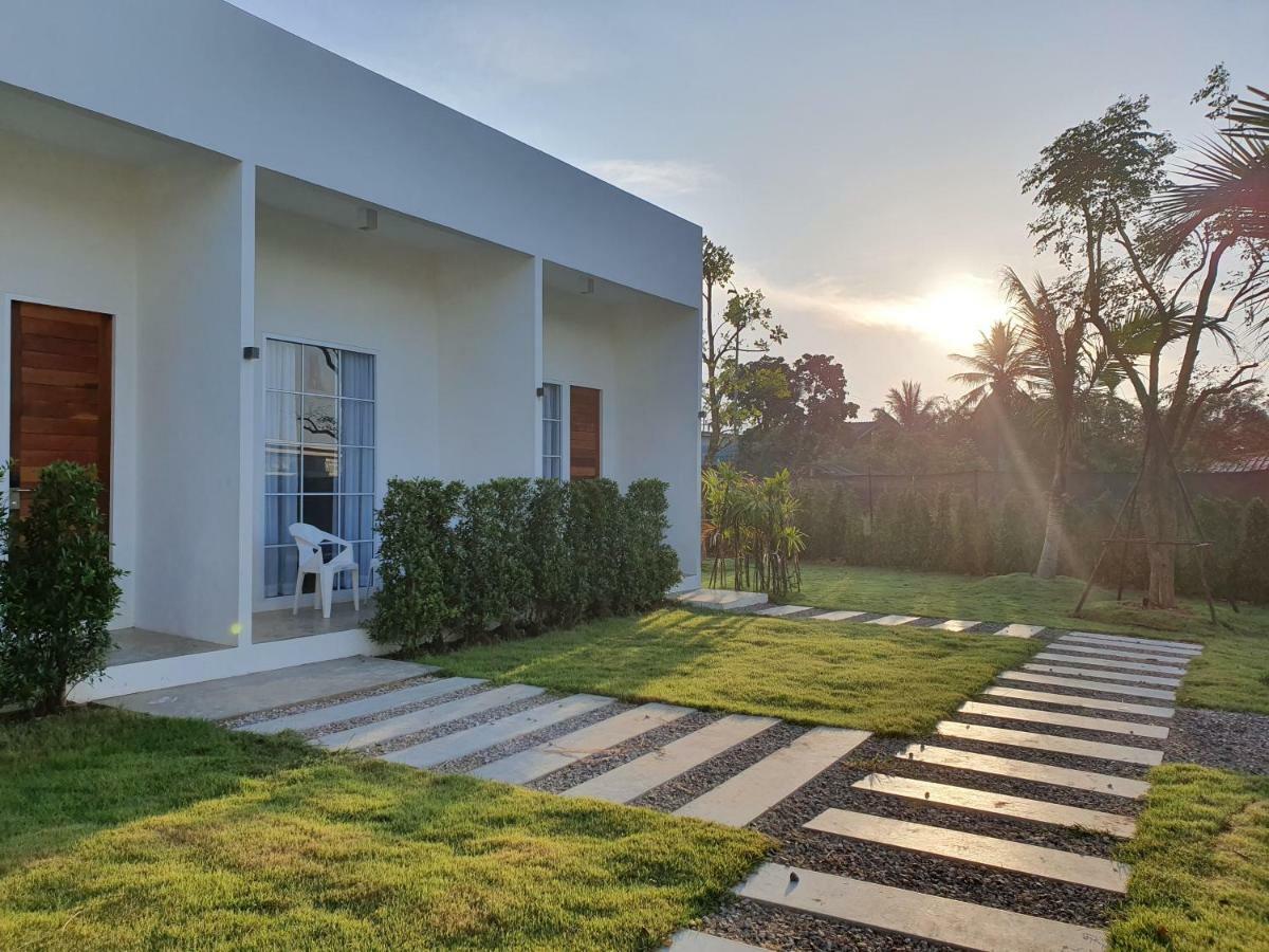 Meet Boutique Resort Surat Thani Eksteriør billede